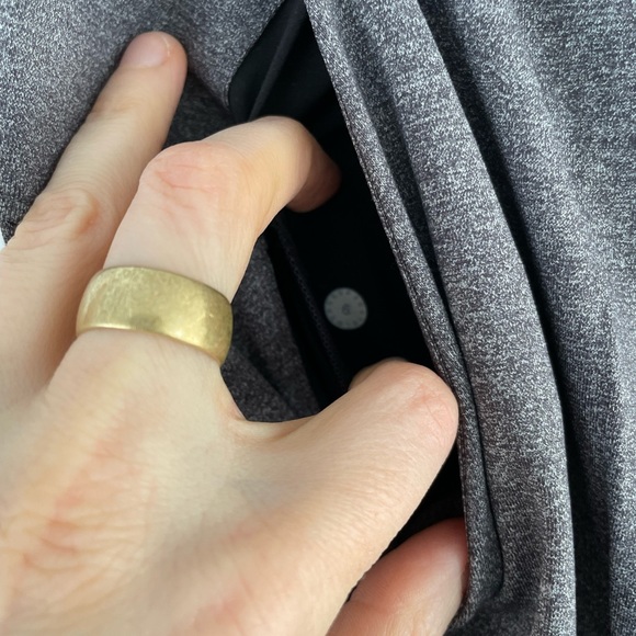 Lululemon On The Fly Pant *28" in Heathered black - Picture 5 of 14